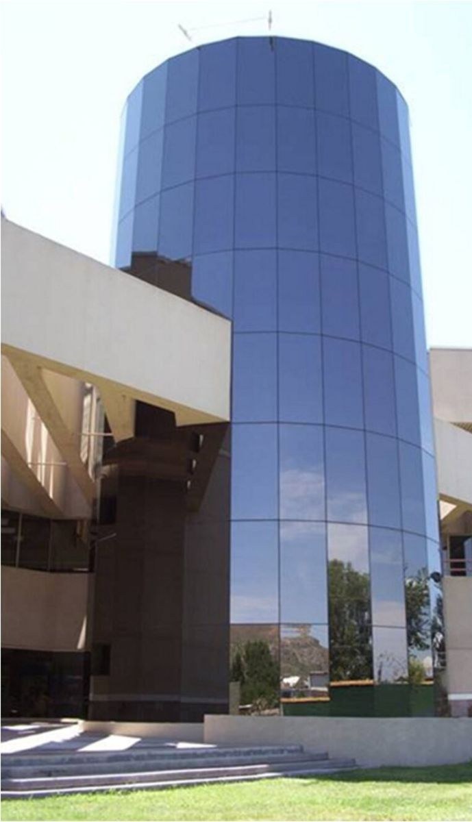 Fachada de vidrio del Tecnológico de Monterrey